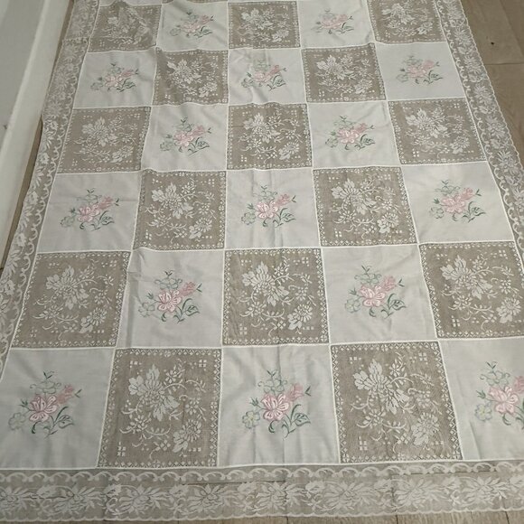 Vintage Tablecloth Hand Embroidery Lace Square Pattern White Floral 88x65” - Picture 5 of 16